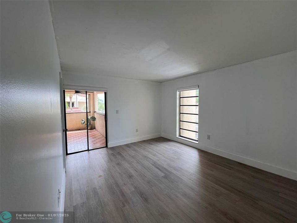 For Rent: $2,600 (2 beds, 2 baths, 1200 Square Feet)