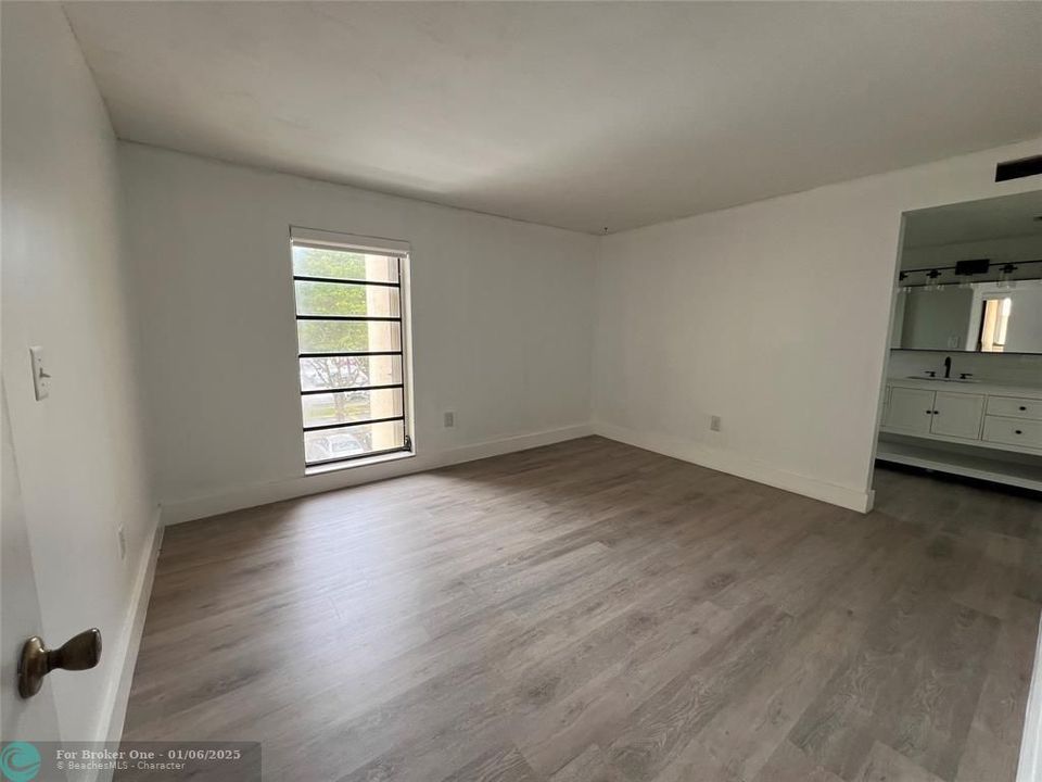 For Rent: $2,600 (2 beds, 2 baths, 1200 Square Feet)