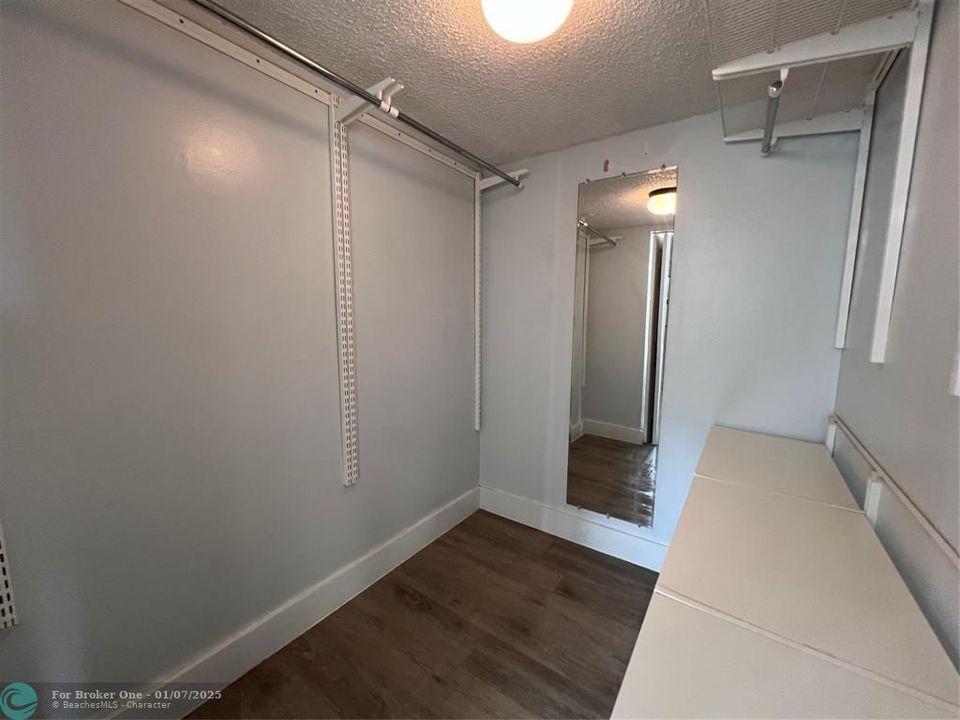 For Rent: $2,600 (2 beds, 2 baths, 1200 Square Feet)