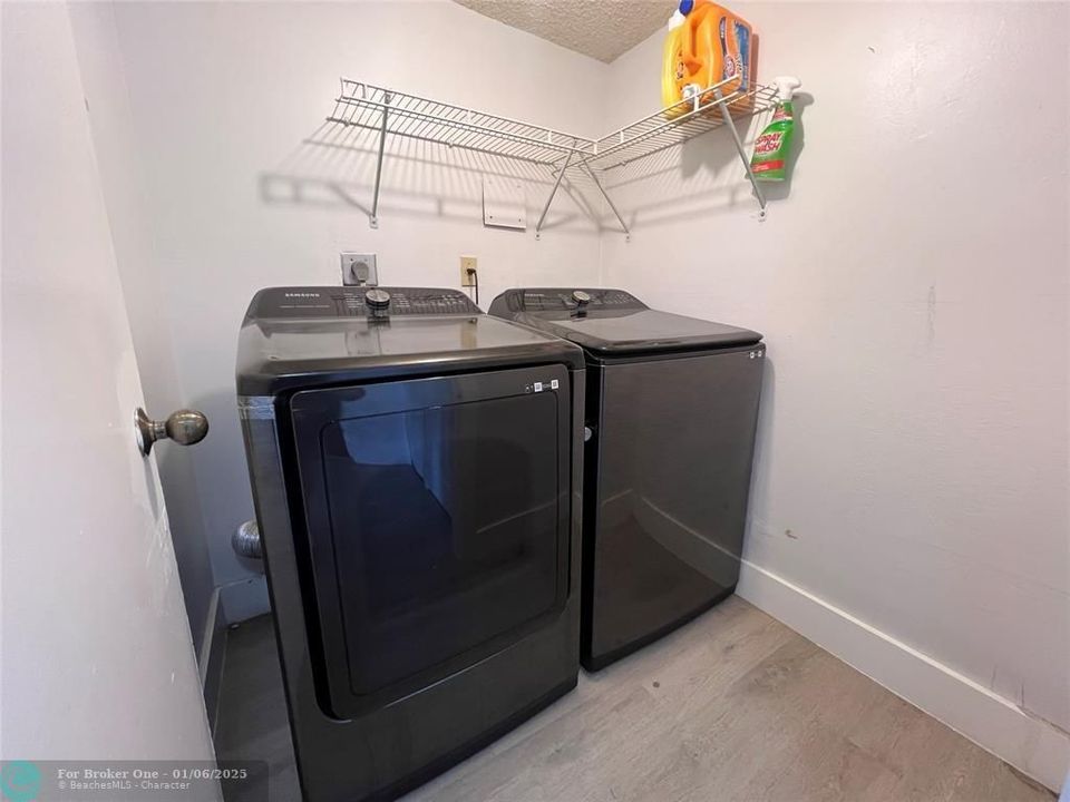 For Rent: $2,600 (2 beds, 2 baths, 1200 Square Feet)