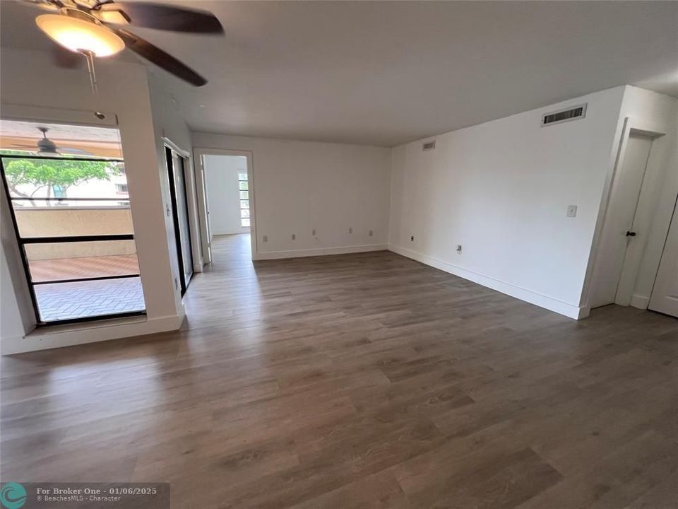 For Rent: $2,600 (2 beds, 2 baths, 1200 Square Feet)