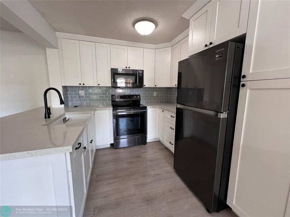 For Rent: $2,600 (2 beds, 2 baths, 1200 Square Feet)