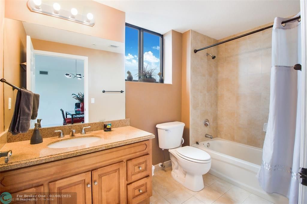 For Rent: $2,650 (2 beds, 2 baths, 1005 Square Feet)