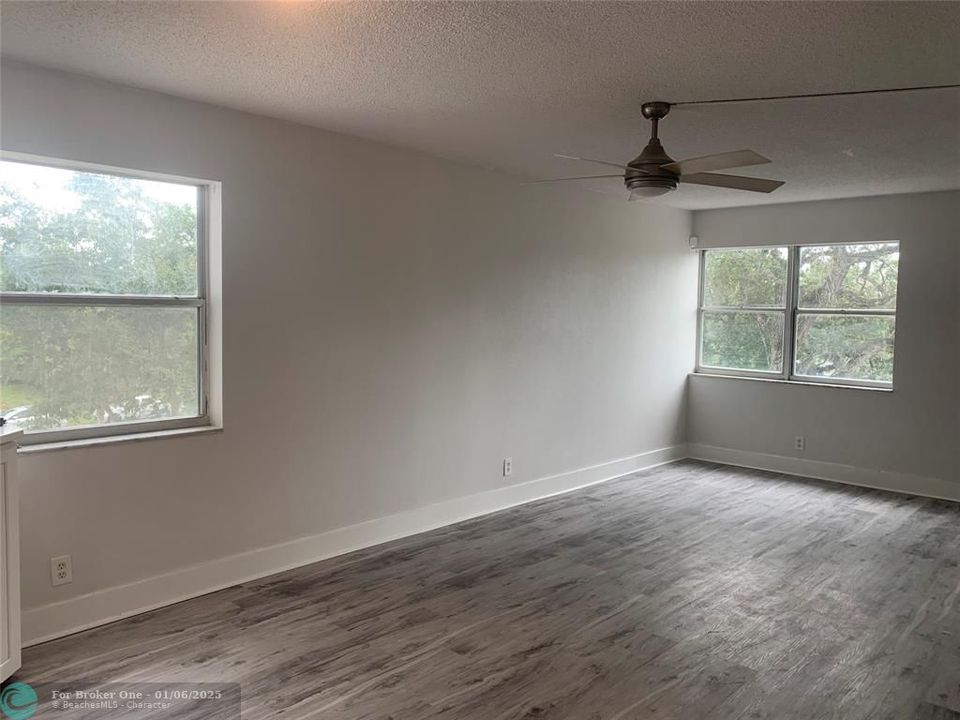 For Rent: $2,150 (2 beds, 2 baths, 1105 Square Feet)