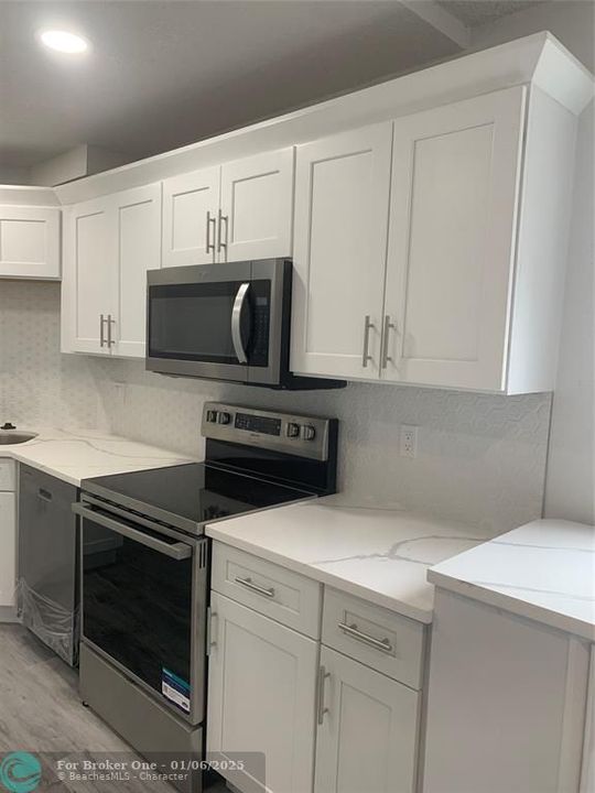 For Rent: $2,150 (2 beds, 2 baths, 1105 Square Feet)