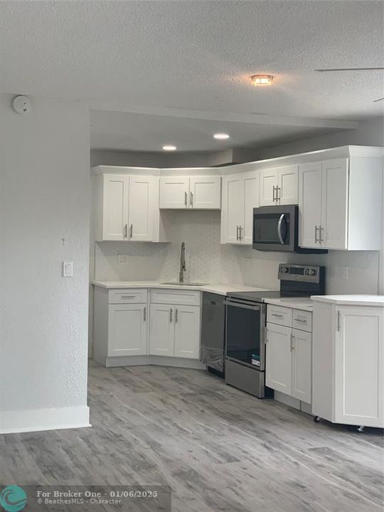 For Rent: $2,150 (2 beds, 2 baths, 1105 Square Feet)