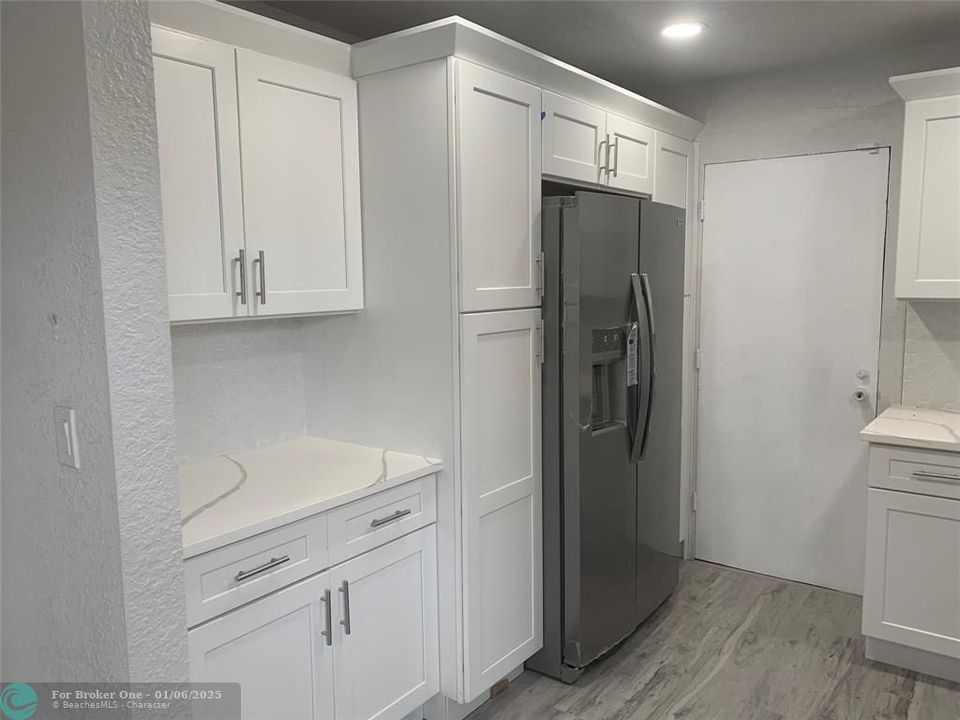 For Rent: $2,150 (2 beds, 2 baths, 1105 Square Feet)