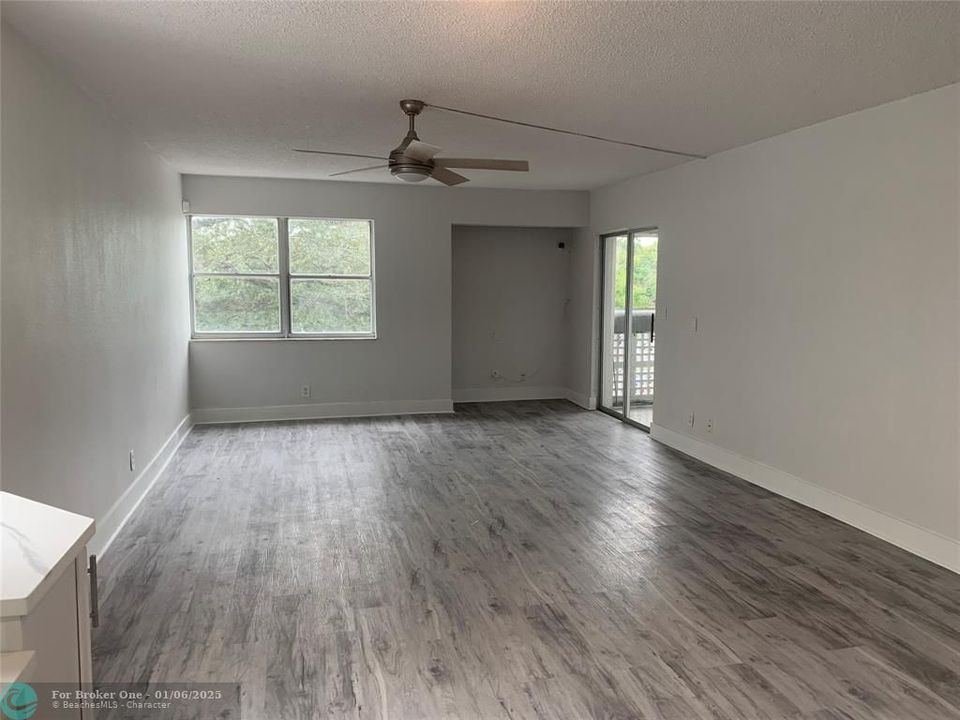 For Rent: $2,150 (2 beds, 2 baths, 1105 Square Feet)