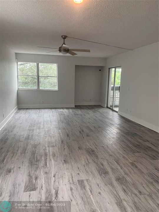 For Rent: $2,150 (2 beds, 2 baths, 1105 Square Feet)