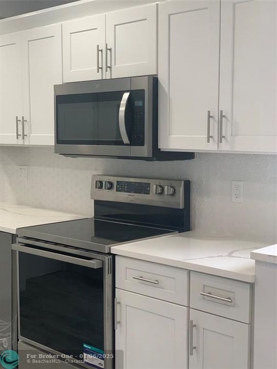 For Rent: $2,150 (2 beds, 2 baths, 1105 Square Feet)