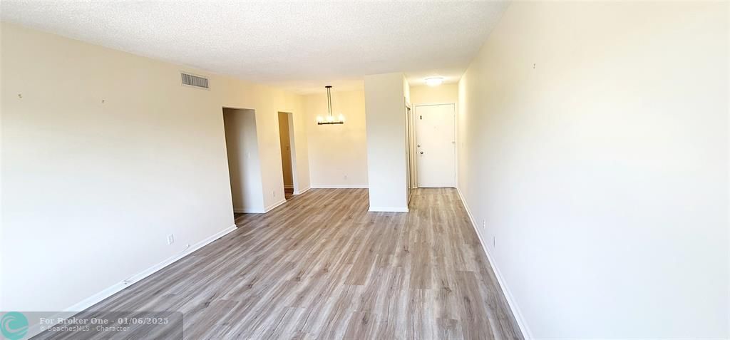 For Rent: $2,000 (2 beds, 2 baths, 1100 Square Feet)