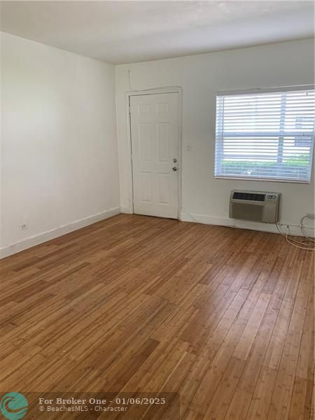 For Rent: $1,800 (1 beds, 2 baths, 601 Square Feet)