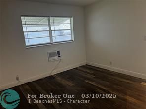 For Sale: $250,000 (2 beds, 1 baths, 850 Square Feet)