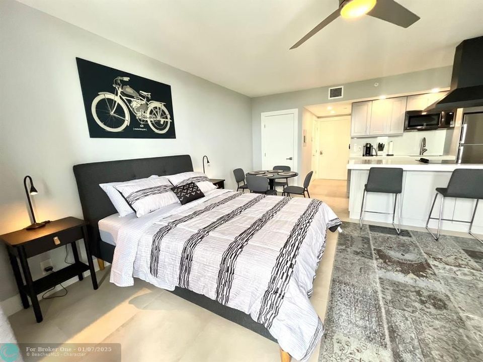 For Sale: $399,000 (2 beds, 2 baths, 1215 Square Feet)