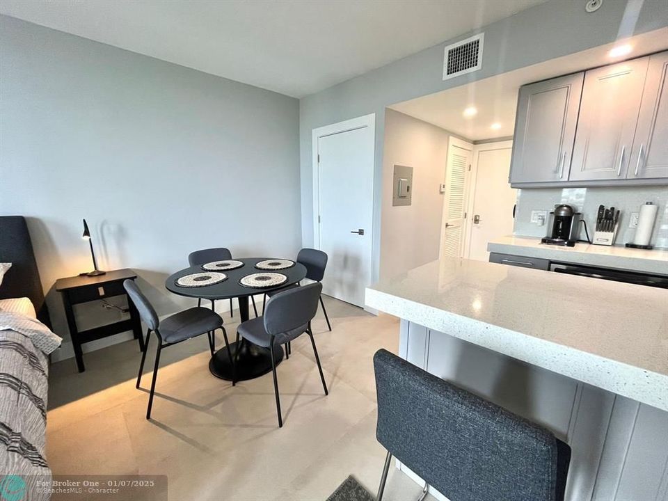 For Sale: $399,000 (2 beds, 2 baths, 1215 Square Feet)