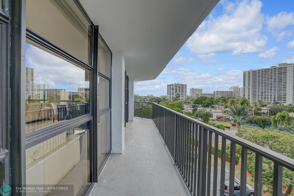 For Sale: $479,900 (2 beds, 2 baths, 1430 Square Feet)