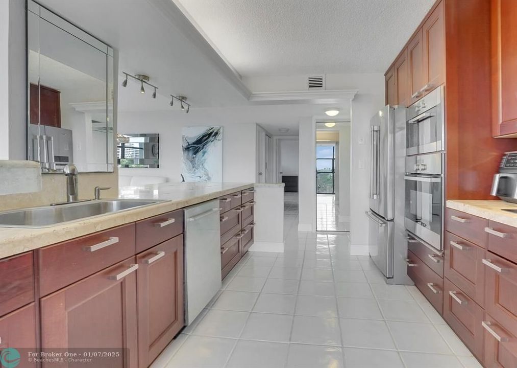 For Sale: $479,900 (2 beds, 2 baths, 1430 Square Feet)