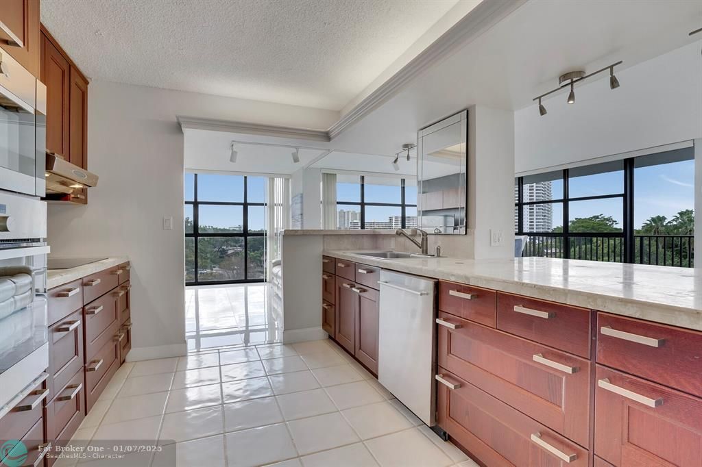 For Sale: $479,900 (2 beds, 2 baths, 1430 Square Feet)