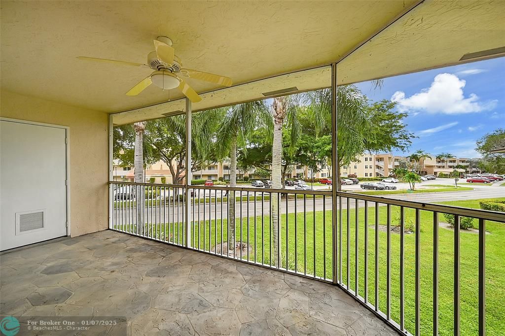 For Sale: $199,999 (2 beds, 2 baths, 1250 Square Feet)