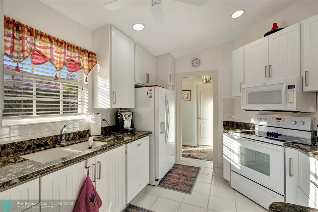 For Sale: $484,900 (2 beds, 2 baths, 1680 Square Feet)