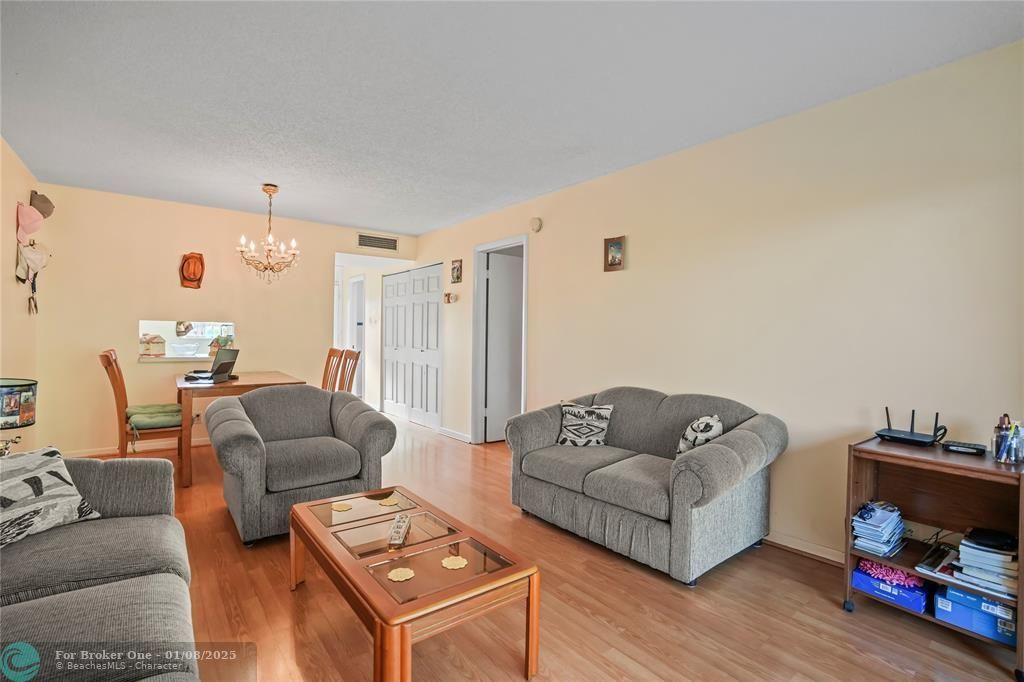 For Sale: $105,000 (1 beds, 1 baths, 768 Square Feet)