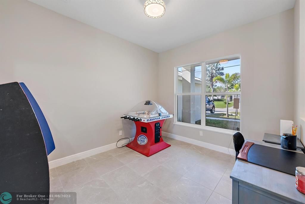 For Sale: $559,000 (3 beds, 2 baths, 2283 Square Feet)