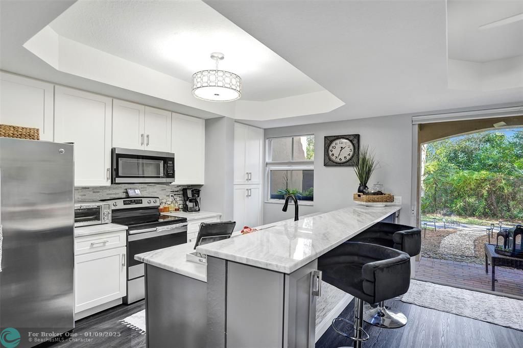 For Sale: $359,900 (2 beds, 2 baths, 1372 Square Feet)