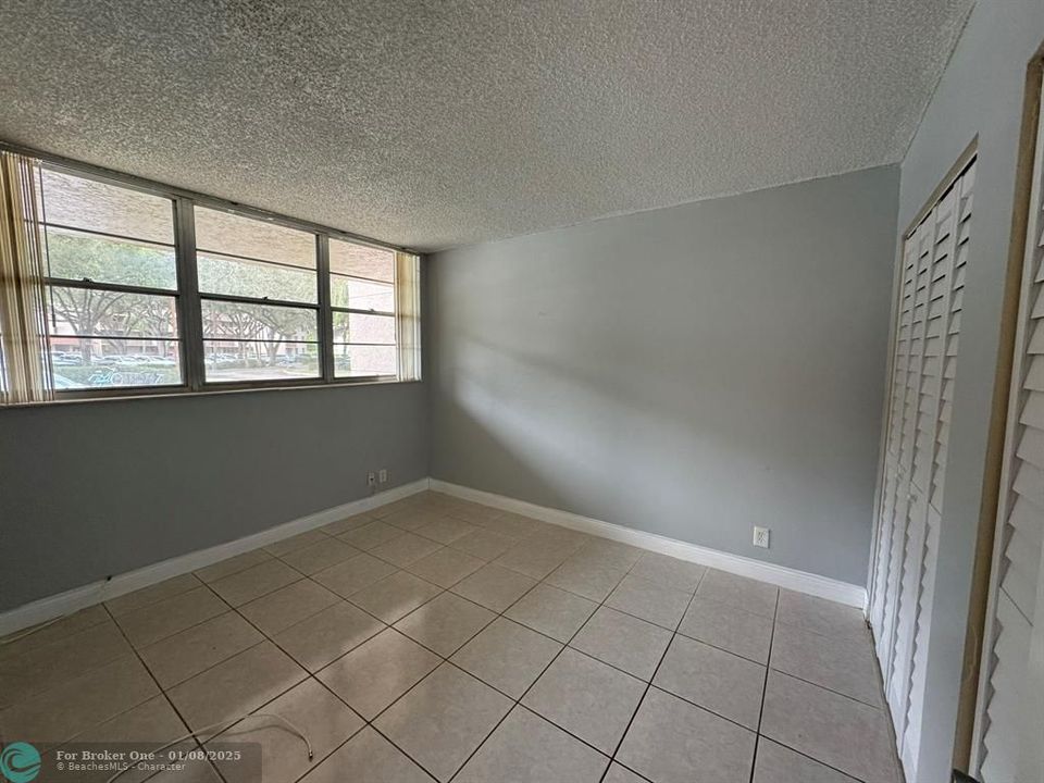 For Rent: $2,400 (3 beds, 2 baths, 1170 Square Feet)