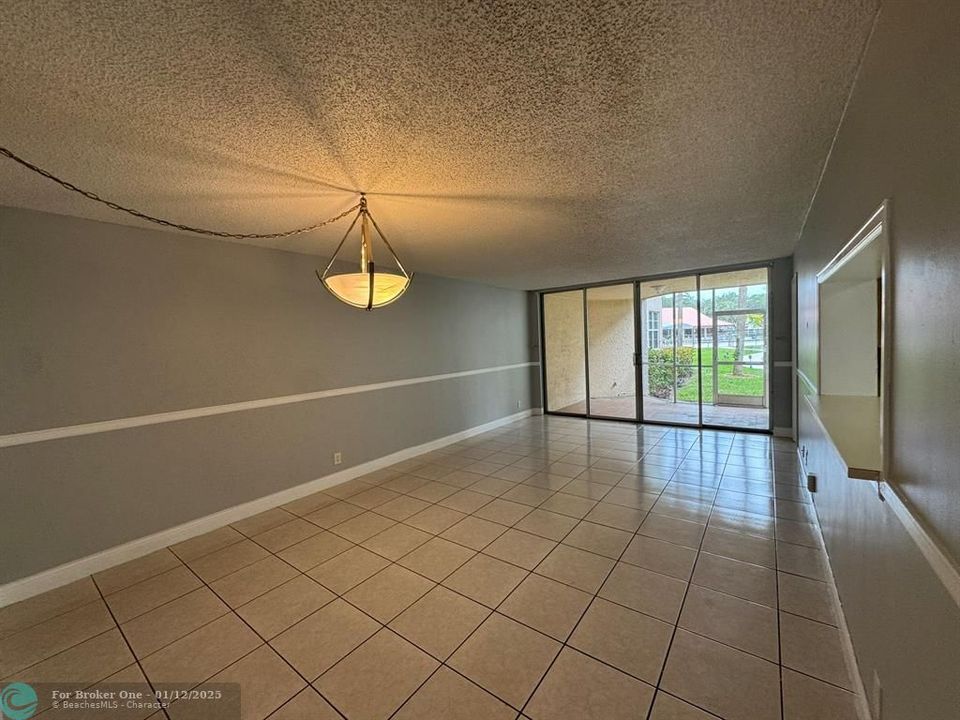 For Rent: $2,400 (3 beds, 2 baths, 1170 Square Feet)