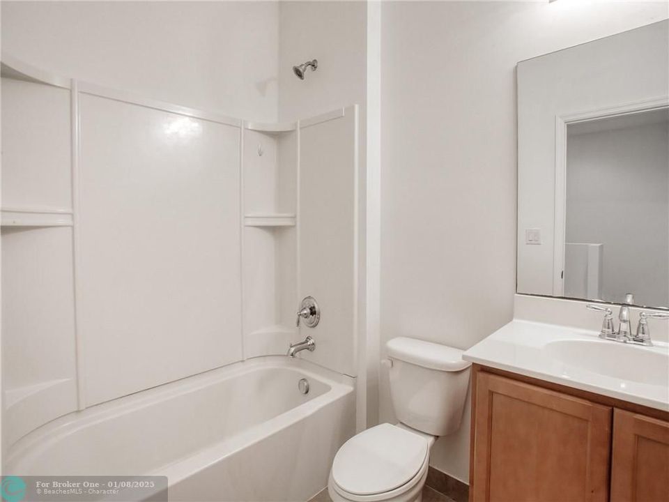 For Rent: $2,800 (3 beds, 2 baths, 1586 Square Feet)