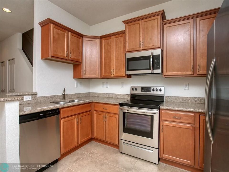 For Rent: $2,800 (3 beds, 2 baths, 1586 Square Feet)