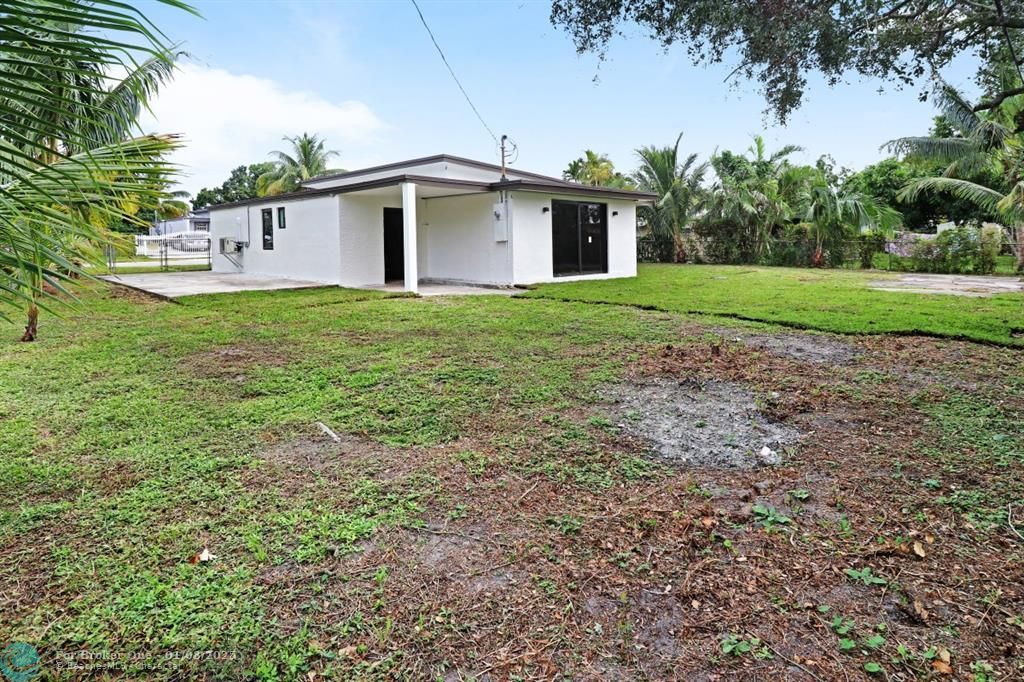 For Sale: $569,900 (4 beds, 2 baths, 1118 Square Feet)