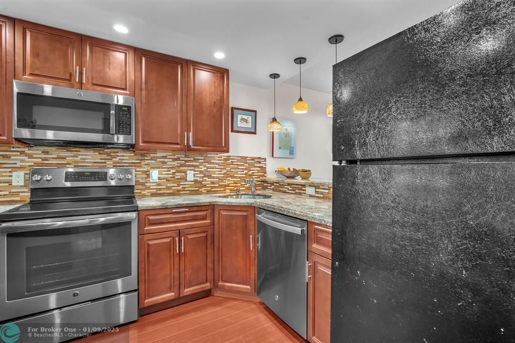 For Sale: $344,900 (3 beds, 2 baths, 1500 Square Feet)