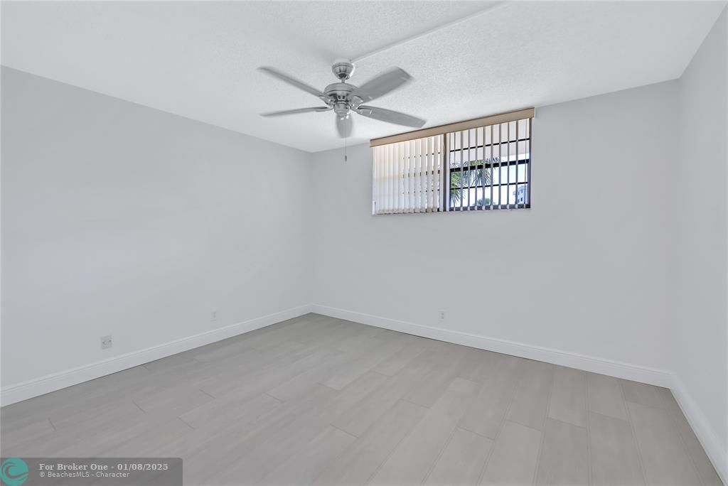 For Sale: $299,000 (2 beds, 2 baths, 1050 Square Feet)