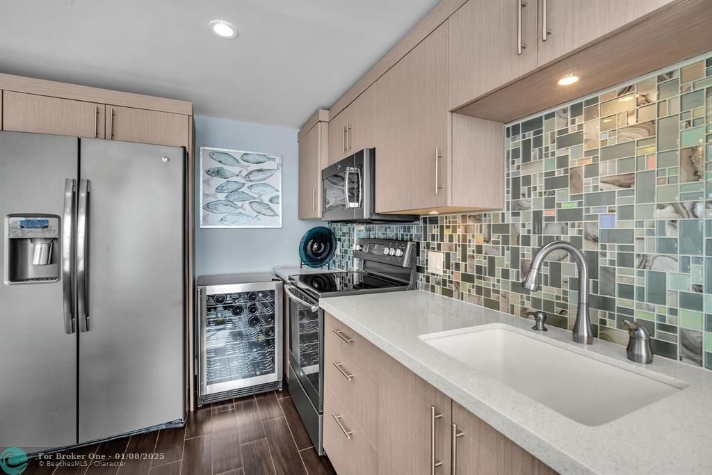 For Sale: $550,000 (2 beds, 2 baths, 1693 Square Feet)