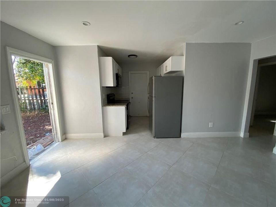 For Sale: $1,800 (2 beds, 1 baths, 0 Square Feet)