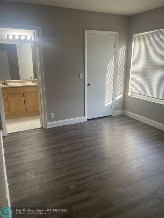 For Rent: $2,300 (2 beds, 2 baths, 1109 Square Feet)