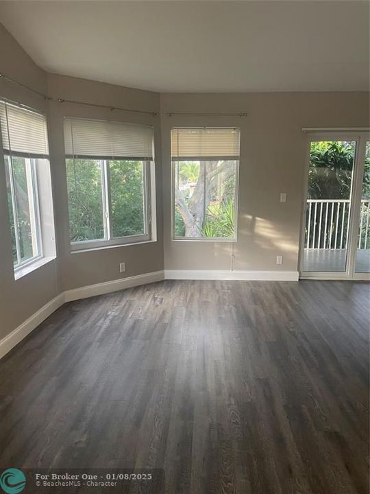 For Rent: $2,300 (2 beds, 2 baths, 1109 Square Feet)