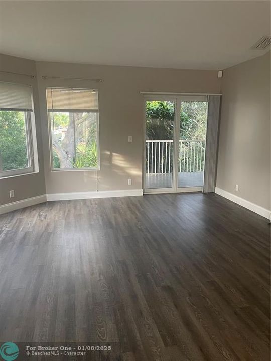 For Rent: $2,300 (2 beds, 2 baths, 1109 Square Feet)