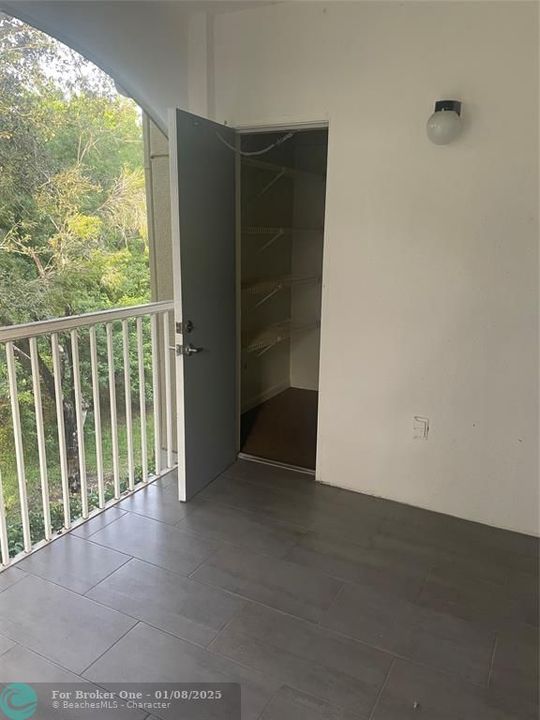 For Rent: $2,300 (2 beds, 2 baths, 1109 Square Feet)