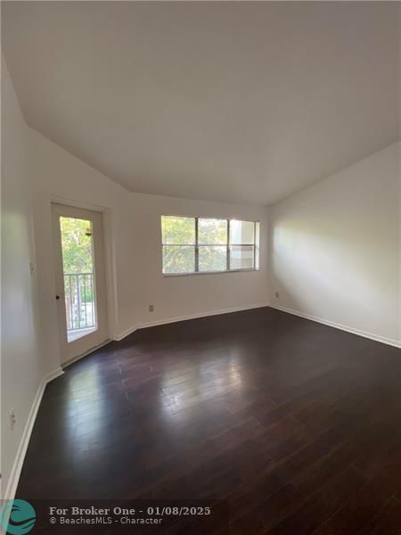 For Rent: $1,800 (1 beds, 1 baths, 650 Square Feet)