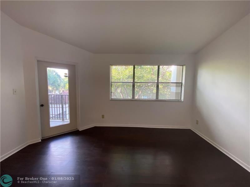 For Rent: $1,800 (1 beds, 1 baths, 650 Square Feet)