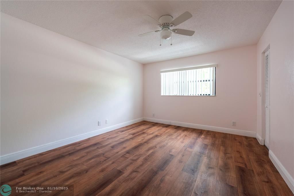 For Sale: $209,900 (2 beds, 2 baths, 832 Square Feet)