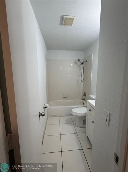 For Rent: $1,700 (2 beds, 1 baths, 1024 Square Feet)