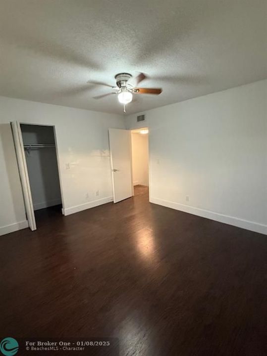 For Rent: $1,700 (2 beds, 1 baths, 1024 Square Feet)