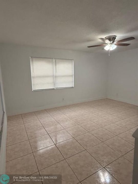 For Rent: $1,700 (2 beds, 1 baths, 1024 Square Feet)