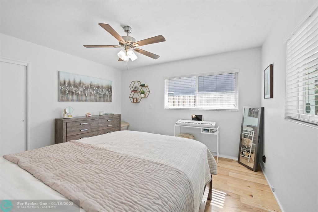 For Sale: $675,000 (2 beds, 2 baths, 1101 Square Feet)