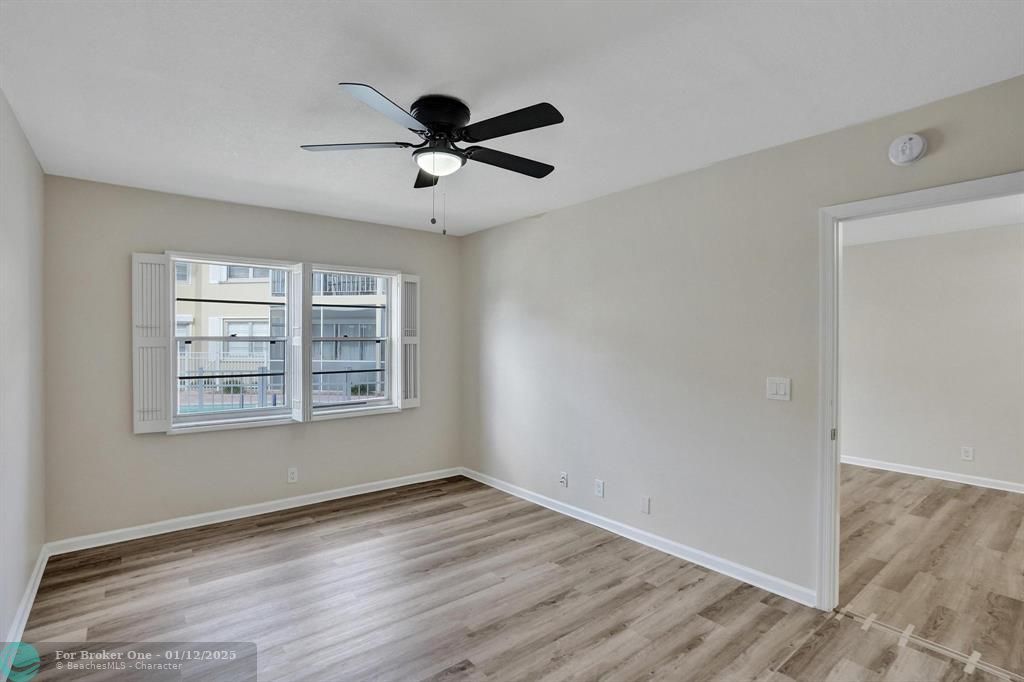 For Sale: $285,000 (1 beds, 1 baths, 750 Square Feet)