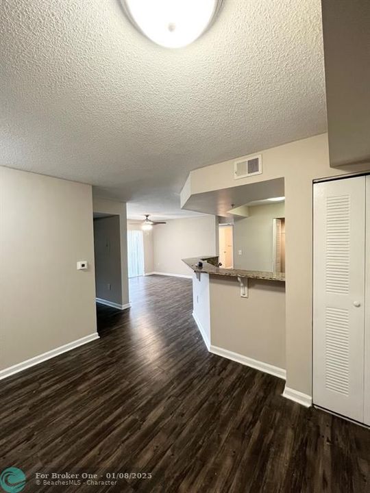 For Rent: $2,099 (3 beds, 2 baths, 1252 Square Feet)