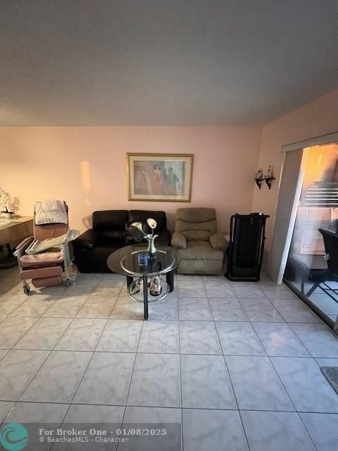 For Sale: $148,000 (2 beds, 2 baths, 850 Square Feet)